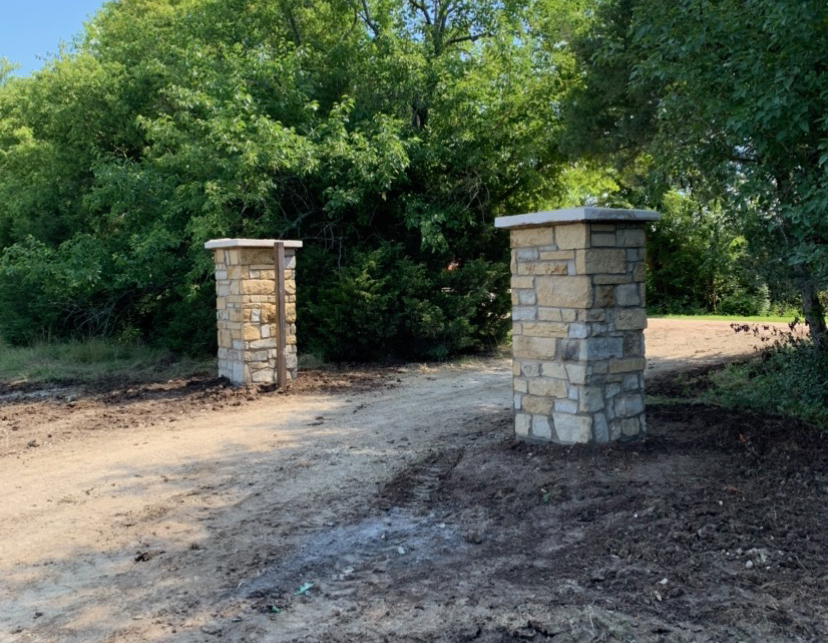stone-driveway-pillars